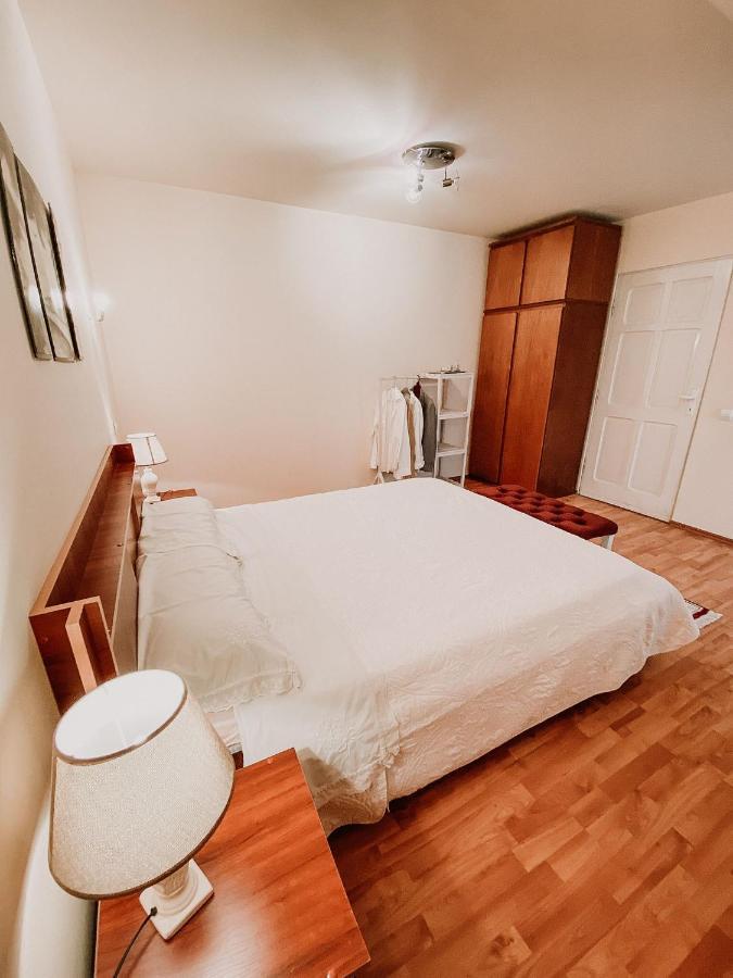 Cosy Bedroom For 2 With Balcony In A Family Villa Turnu Magurele ภายนอก รูปภาพ