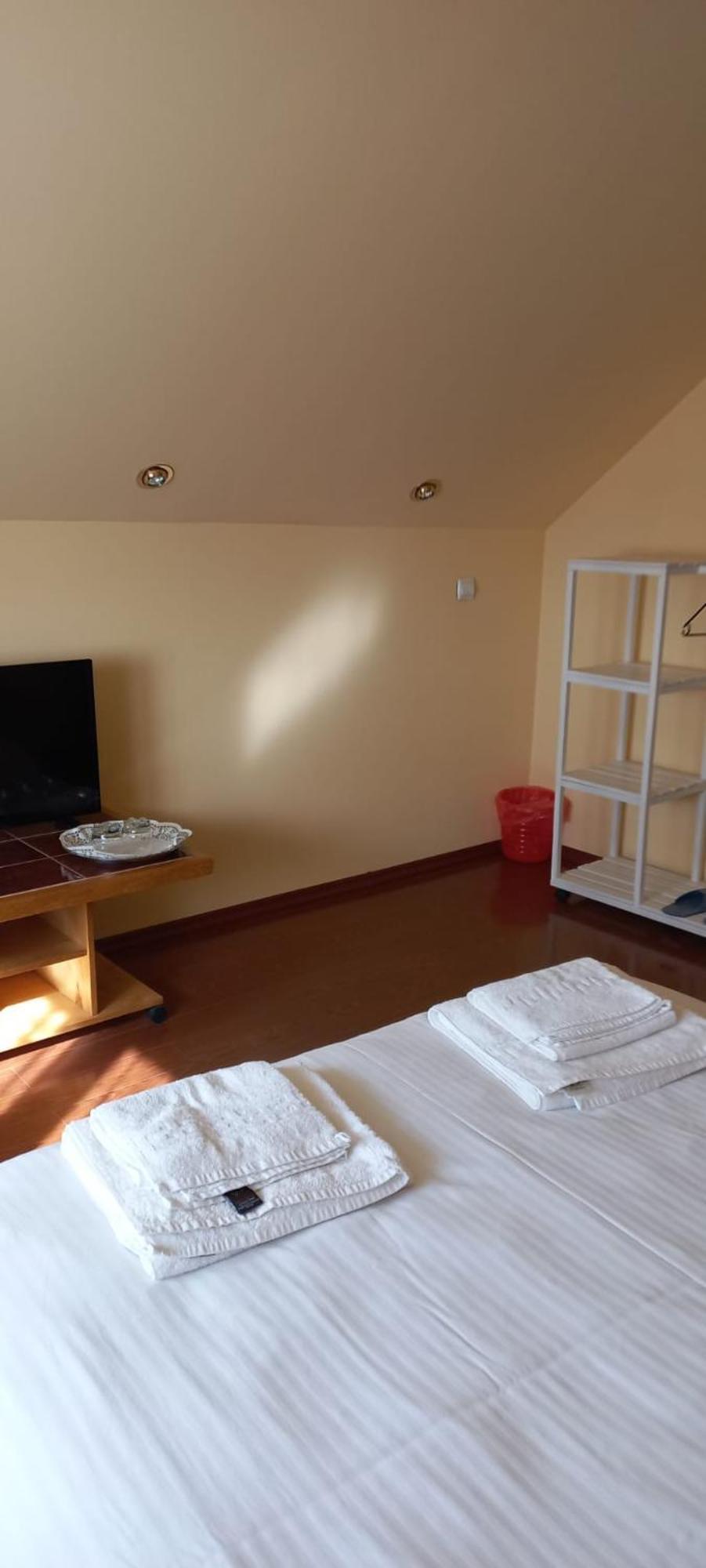 Cosy Bedroom For 2 With Balcony In A Family Villa Turnu Magurele ภายนอก รูปภาพ