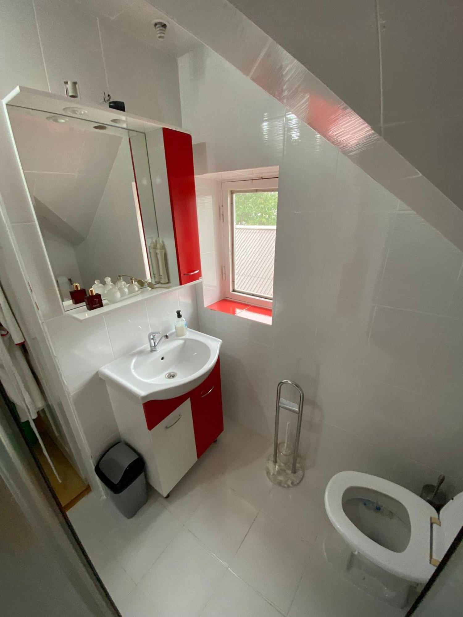 Cosy Bedroom For 2 With Balcony In A Family Villa Turnu Magurele ภายนอก รูปภาพ